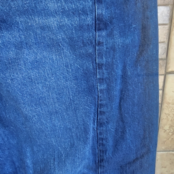American Eagle Barrel Jeans - Picture 2 of 6
